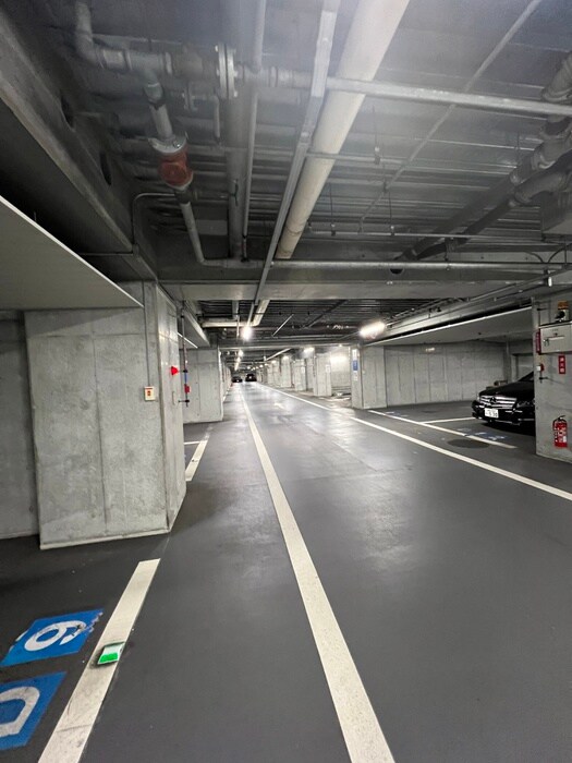 物件外観写真5　(駐車場)