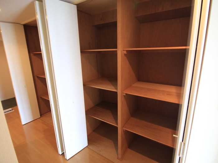 物件内観写真13　(収納)