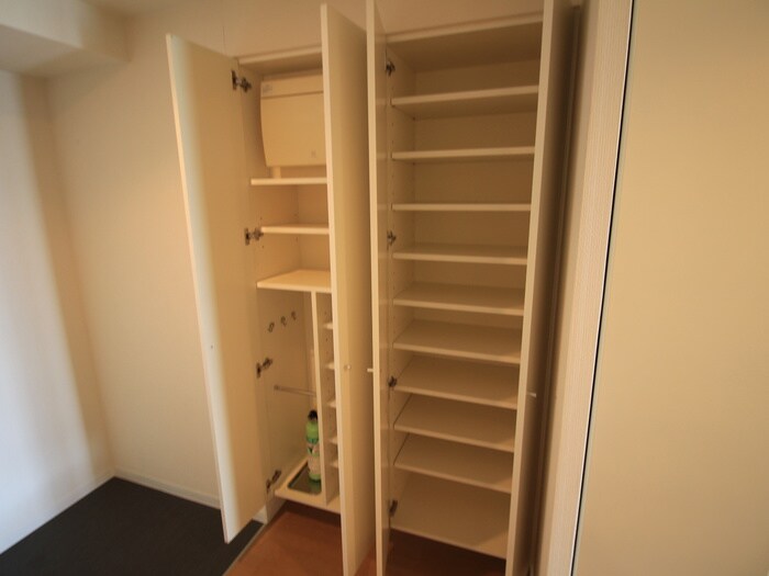 物件内観写真14　(靴箱)