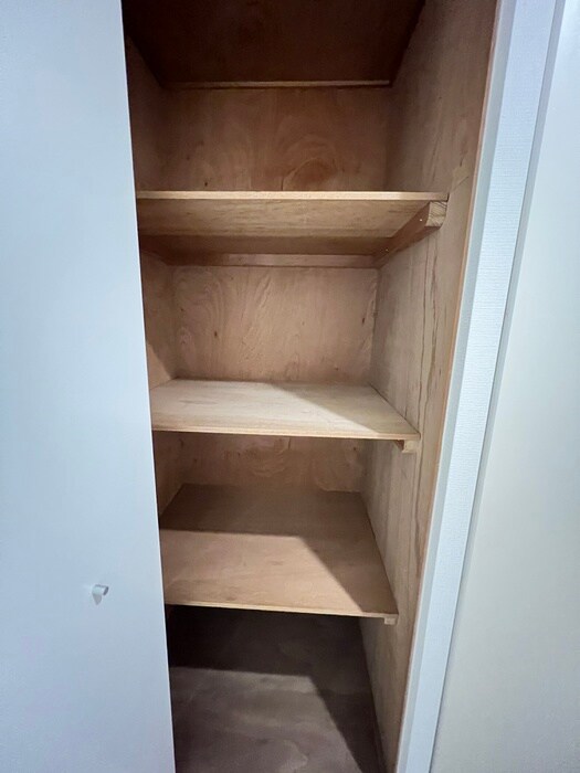 物件内観写真18　(収納)