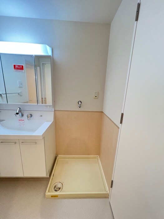 物件内観写真21　(洗濯機置場)