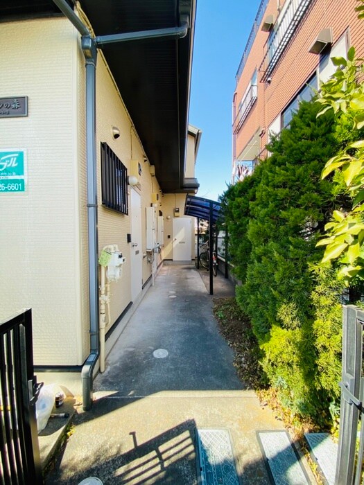 物件外観写真2　(エントランス部分)