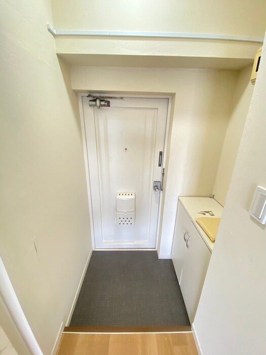 物件内観写真16　(玄関)