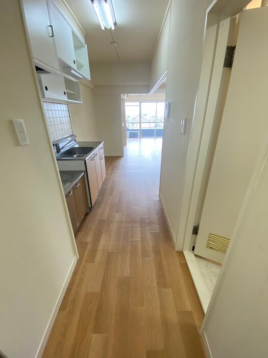 物件内観写真18　(廊下)