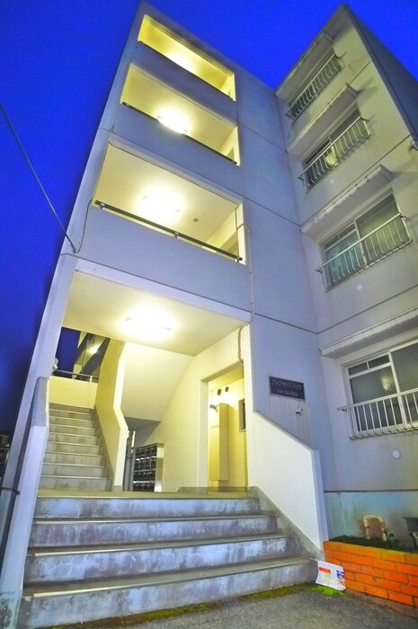 物件外観写真5　(エントランス部分)