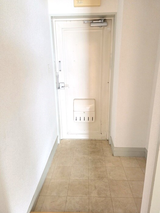 物件内観写真11　(玄関)