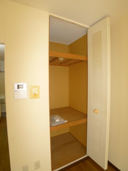 物件内観写真7　(収納)