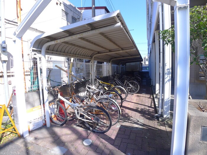 物件外観写真4　(駐輪場)
