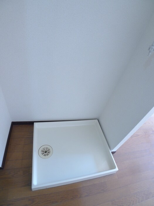 物件内観写真9　(洗濯機置場)