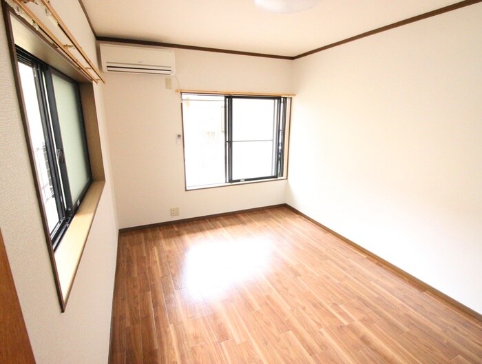 物件内観写真8　(居室)