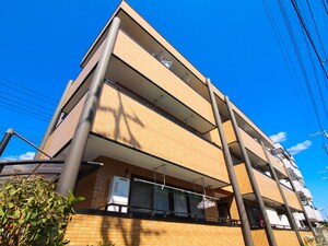 ロイヤルハイツ外観写真