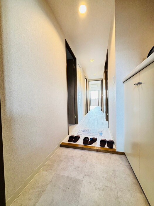 物件内観写真10　(玄関)