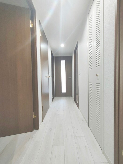 物件内観写真11　(廊下)