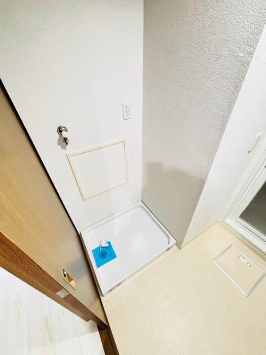 物件内観写真16　(洗濯機置場)