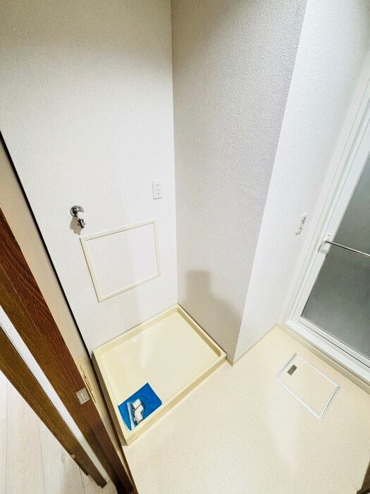 物件内観写真18　(洗濯機置場)