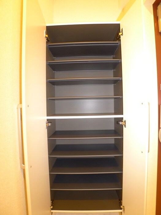 物件内観写真16　(靴箱)