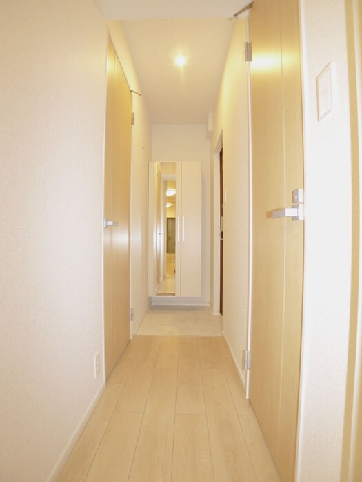物件内観写真18　(廊下)