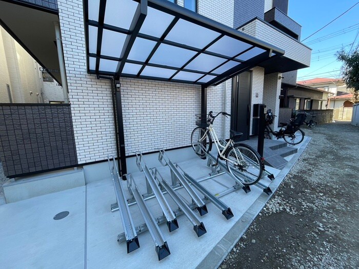 物件外観写真4　(駐輪場)