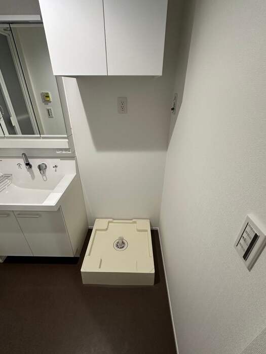 物件内観写真12　(洗濯機置場)