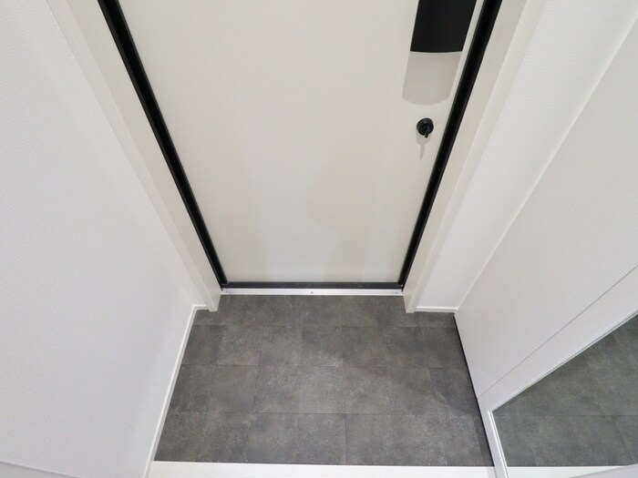 物件内観写真18　(玄関)