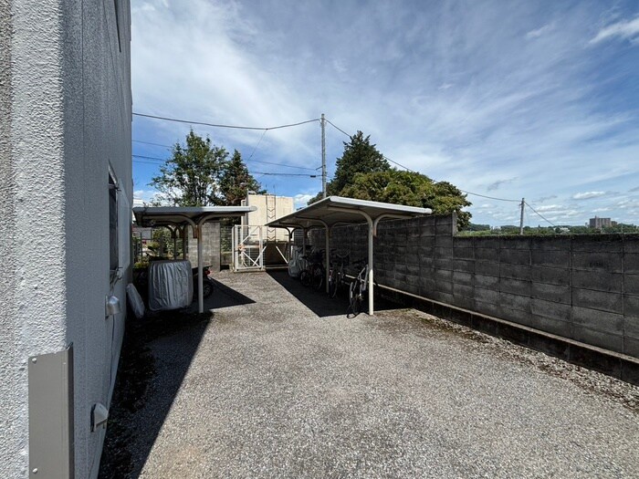 物件外観写真5　(駐輪場)