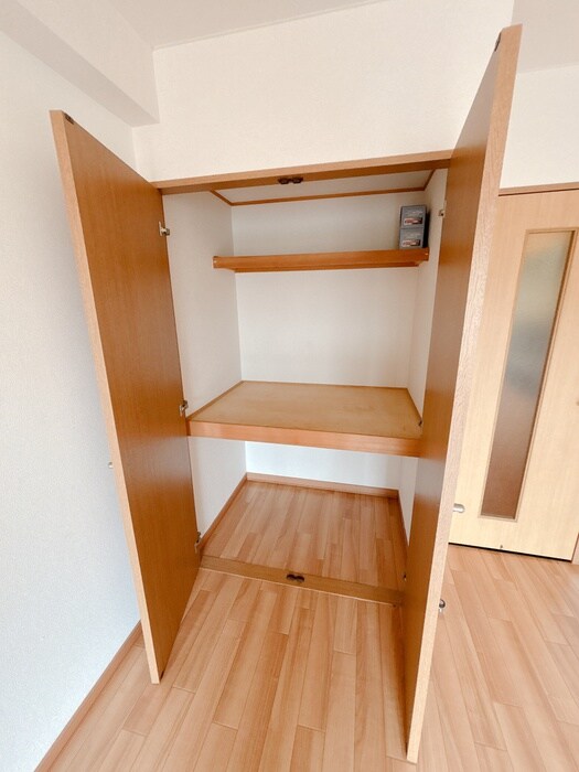 物件内観写真10　(収納)