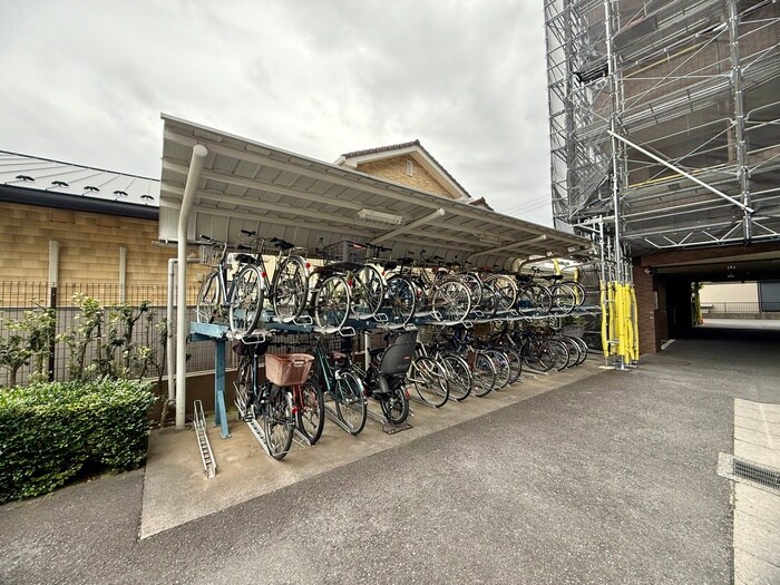 物件外観写真6　(駐輪場)