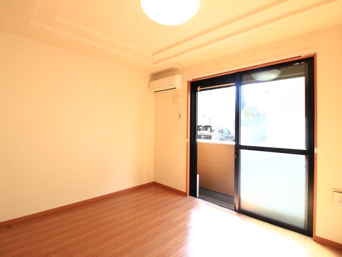 物件内観写真4　(居室)