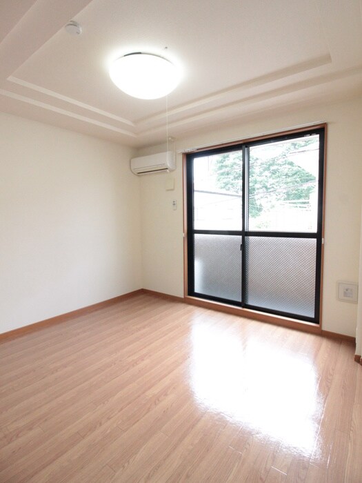 物件内観写真4　(居室)