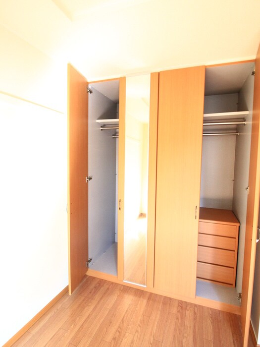 物件内観写真5　(収納)