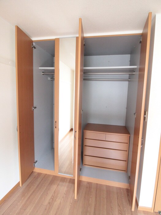 物件内観写真6　(収納)