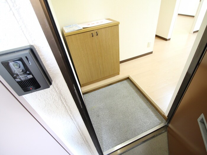 物件内観写真18　(玄関)