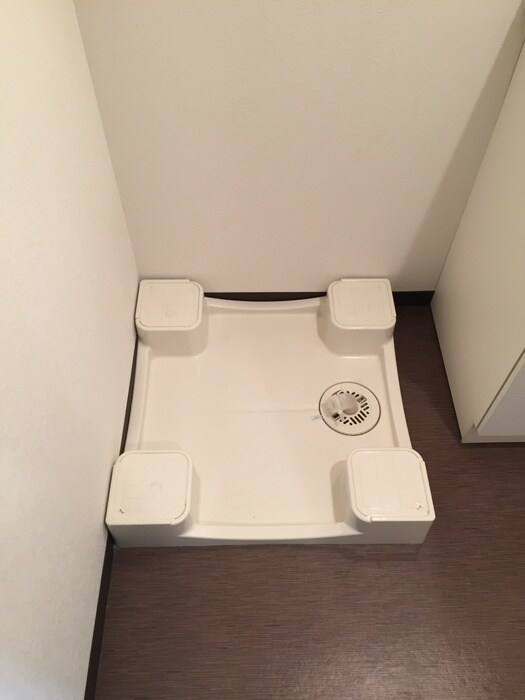 物件内観写真18　(洗濯機置場)