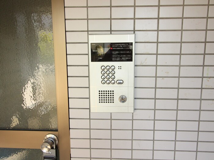 物件外観写真5　(エントランス部分)