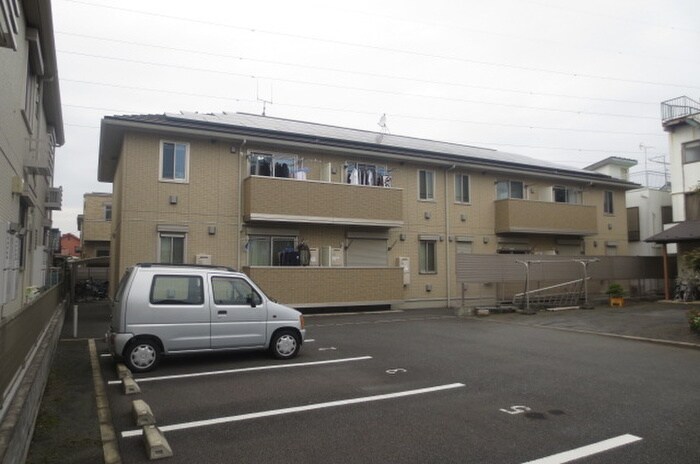 物件外観写真4　(駐車場)