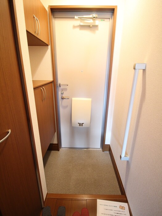 物件内観写真17　(玄関)