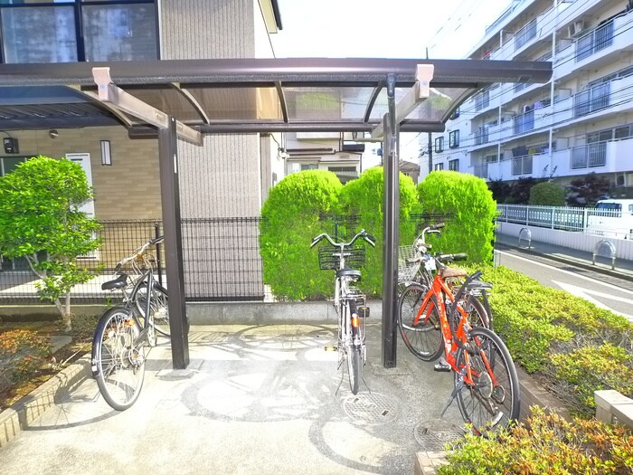 物件外観写真3　(駐輪場)