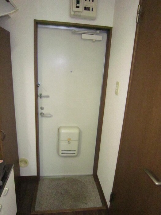 物件内観写真14　(玄関)