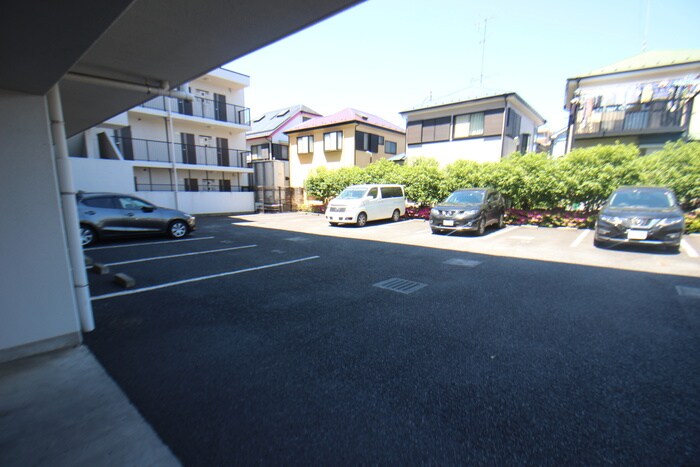 物件外観写真6　(駐車場)