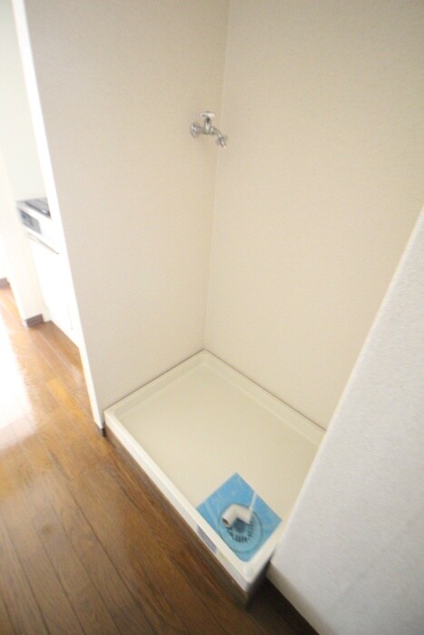 物件内観写真11　(洗濯機置場)