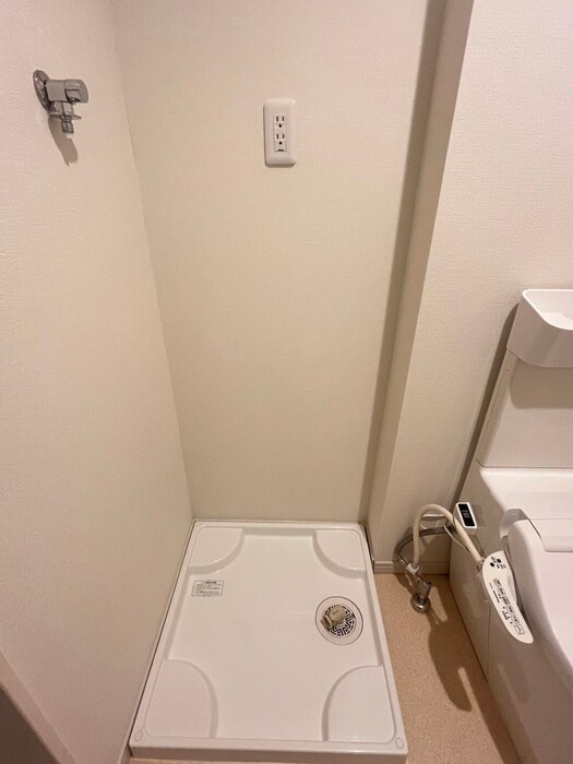 物件内観写真15　(洗濯機置場)