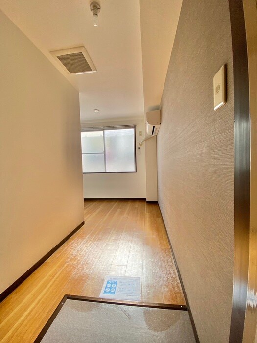 物件内観写真21　(玄関)