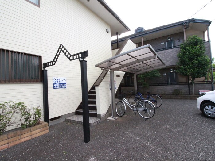 物件外観写真4　(駐輪場)