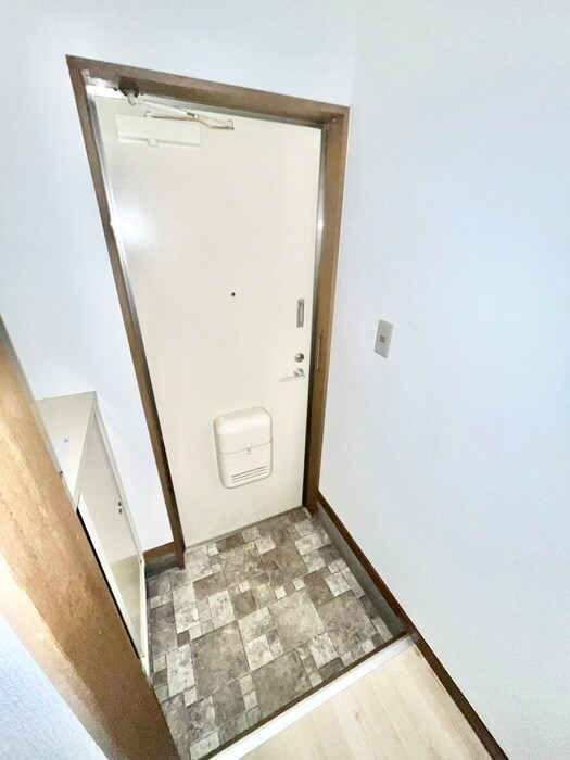 物件内観写真16　(玄関)