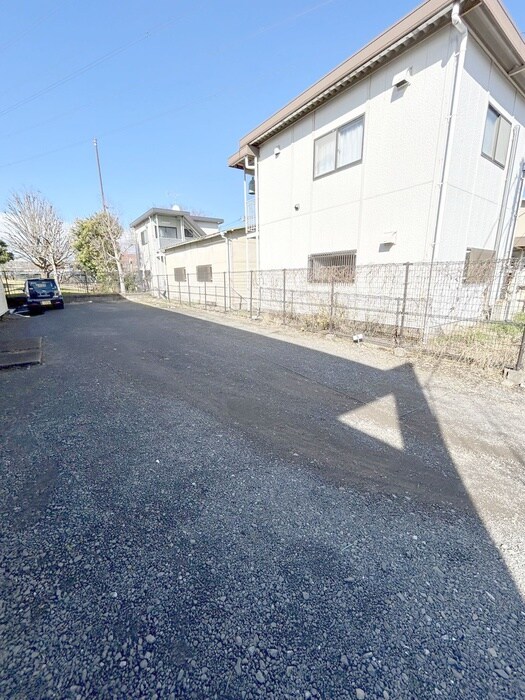 物件外観写真4　(駐車場)