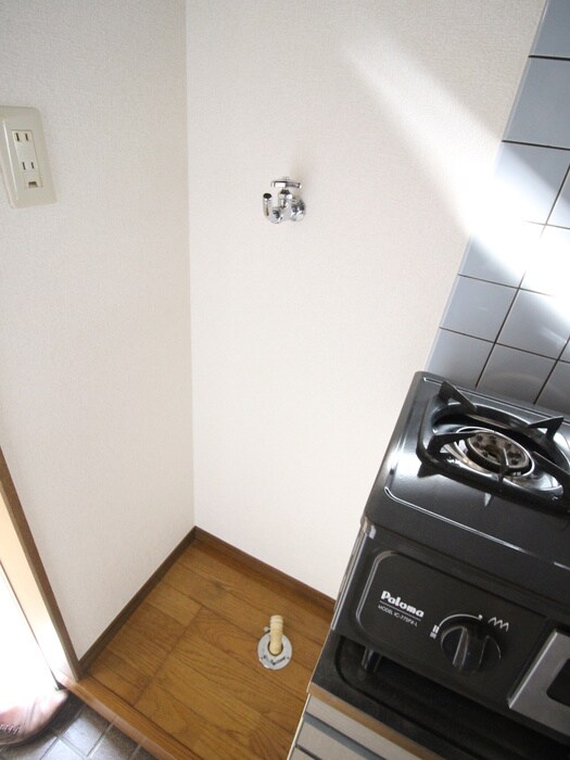 物件内観写真12　(洗濯機置場)