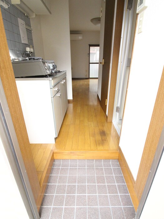 物件内観写真16　(玄関)