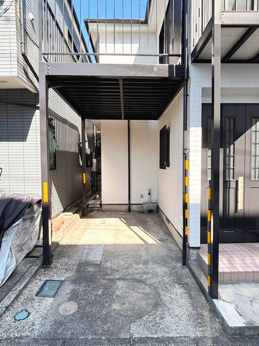 物件外観写真5　(駐車場)