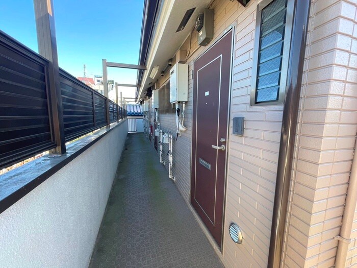 物件外観写真5　(エントランス部分)