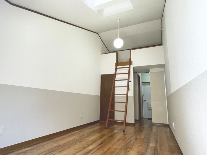 物件内観写真8　(居室)